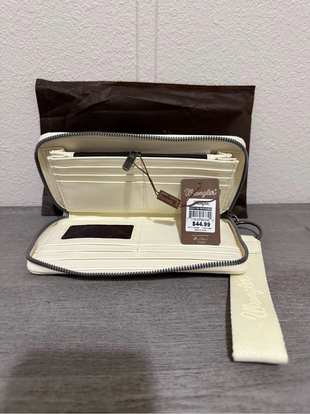 Wrangler canvas zip